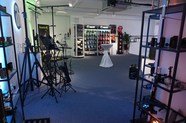 Within the 300-square metre showroom, Adam Hall presented its entire product portfolio which ranges from lighting, speakers to cables and mixers. 