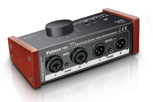 Combo inputs with clips are included with the Palmer Monicon when purchased from a retailer.