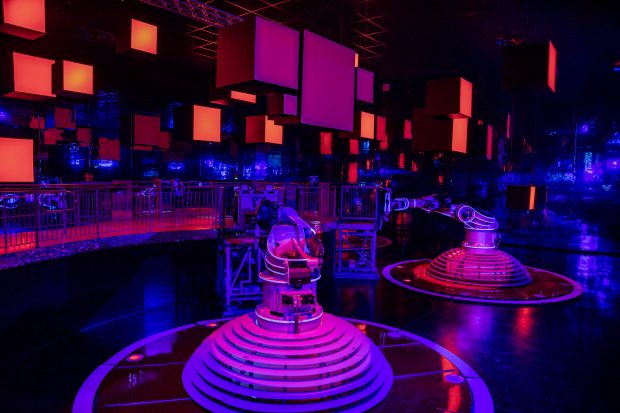 Futuroscope Themenpark setzt auf Installationslautsprecher und LED-Scheinwerfer der Adam Hall Group