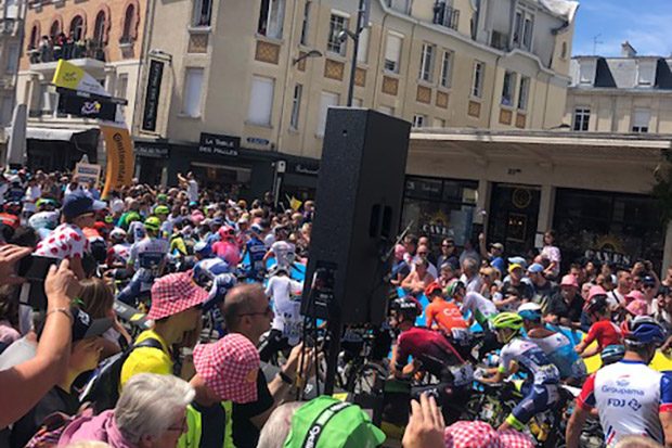 Right in the heart of the sprint group –  LD Systems’ Stinger at the world’s most famous cycling race