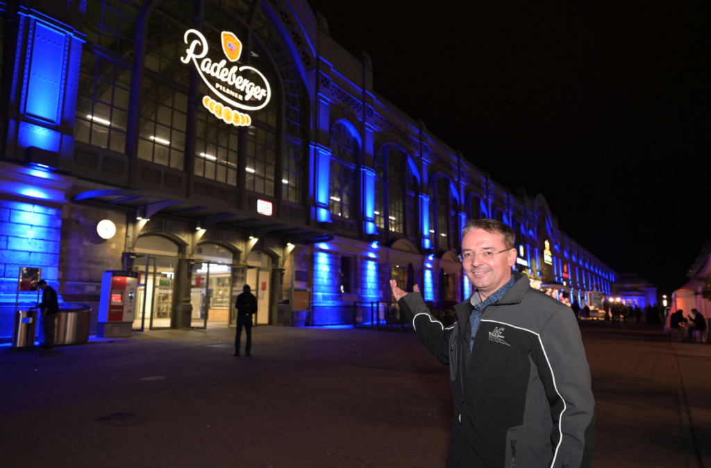 Cameo Light Outdoor Washlight ZENIT W300 Installation at Dresden Main Station with Enrico Oswald from LEC GmbH