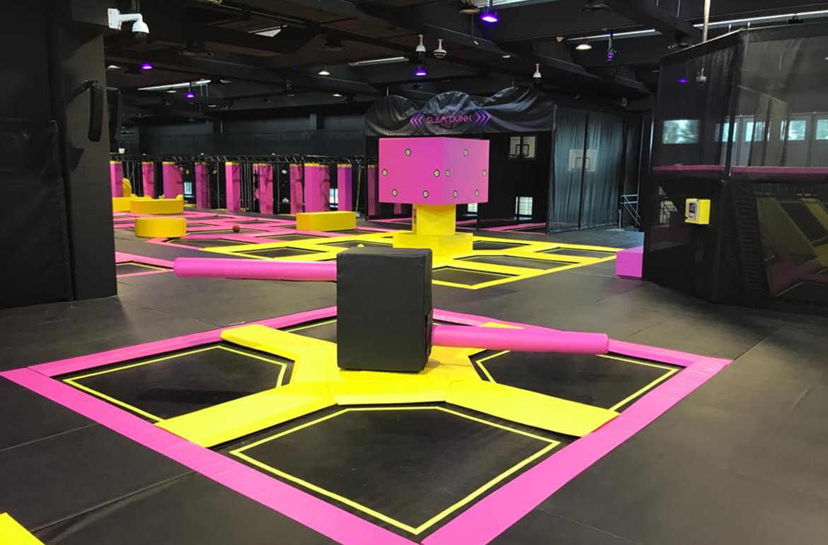 Hüpfen wie im Club – LD Systems & Cameo in den Hyperspace Trampolinparks