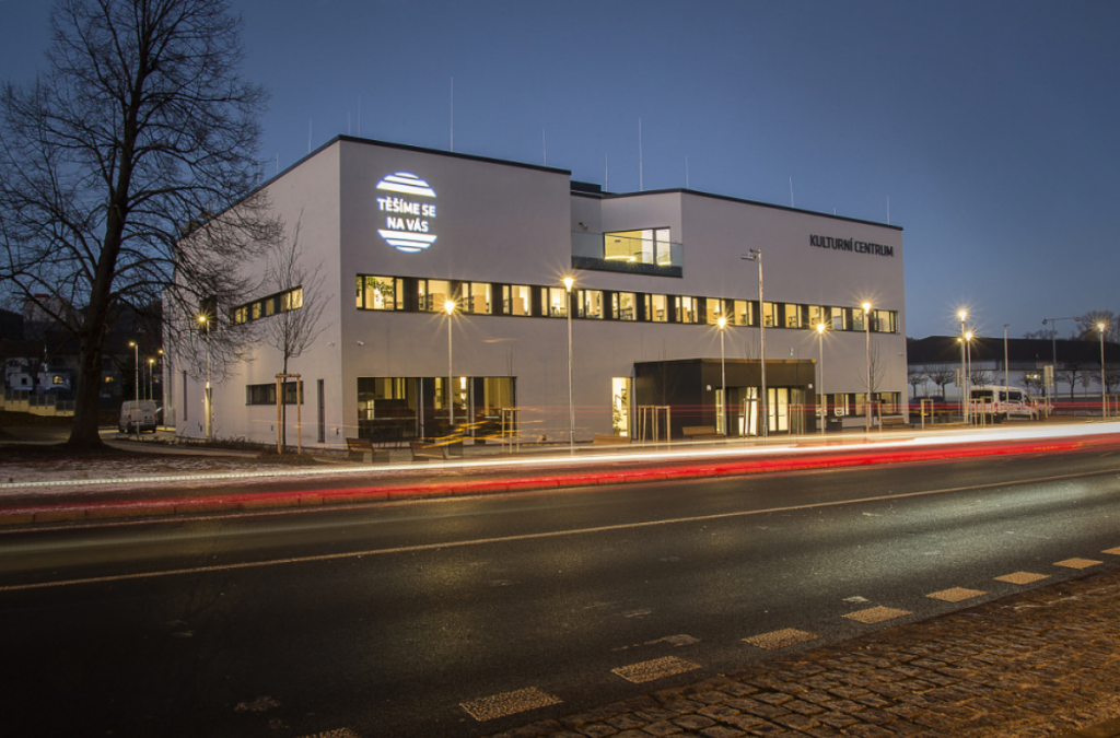 Cameo Light Installation at Klášterec nad Ohří Cultural Centre in the Czech Republic with FLAT PRO 12 G2 LED outdoor spotlights and Cameo H2 house lights