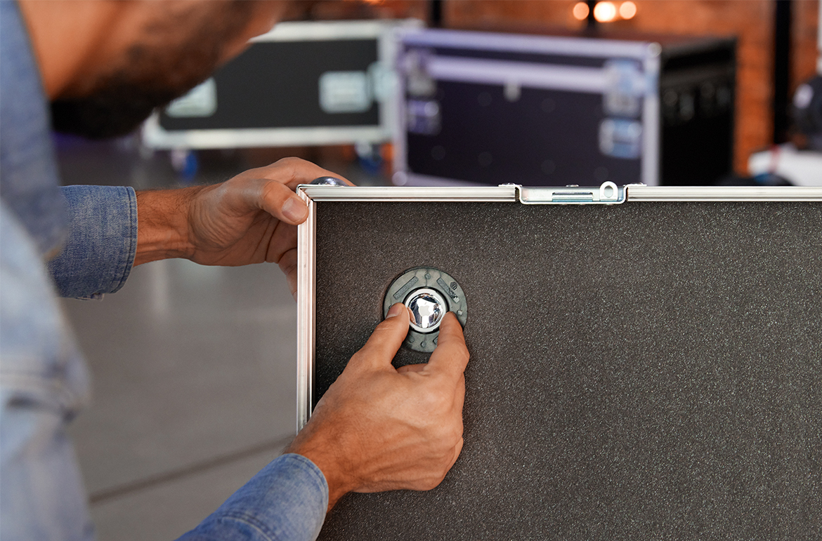 Your bodyguard for flight cases – case tracking with Apple AirTags