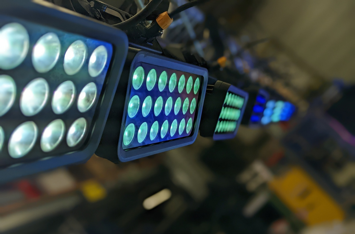 Stage Lighting Services invests in Cameo ZENIT B200 and FLAT PRO 12 –  event.tech