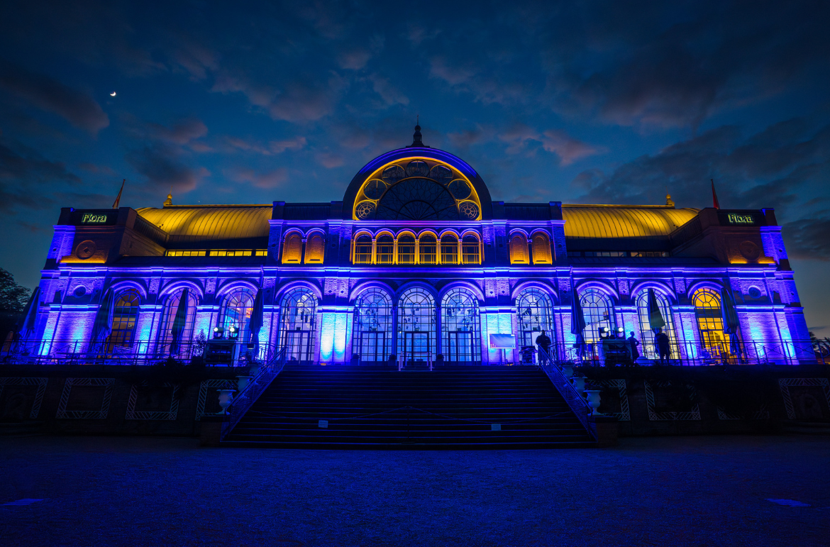 A glittering gala – AVMS illuminates corporate event at the Flora Cologne completely with Cameo