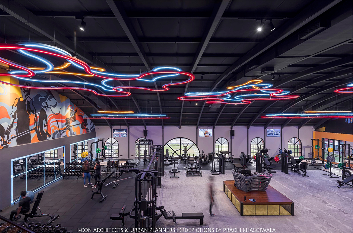 Von Gastro bis Gym – LD Systems beschallt den BB Club in Surat, Indien