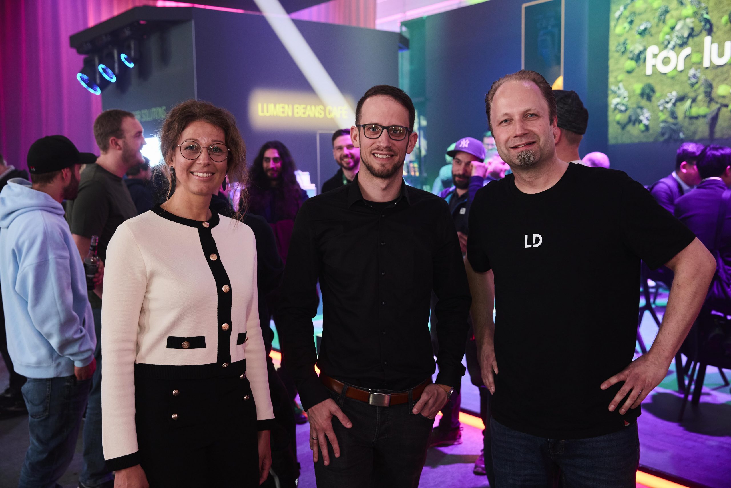 Nuevo socio comercial para Alemania: Las soluciones de Adam Hall Integrated Systems ya están disponibles en Huss Licht & Ton