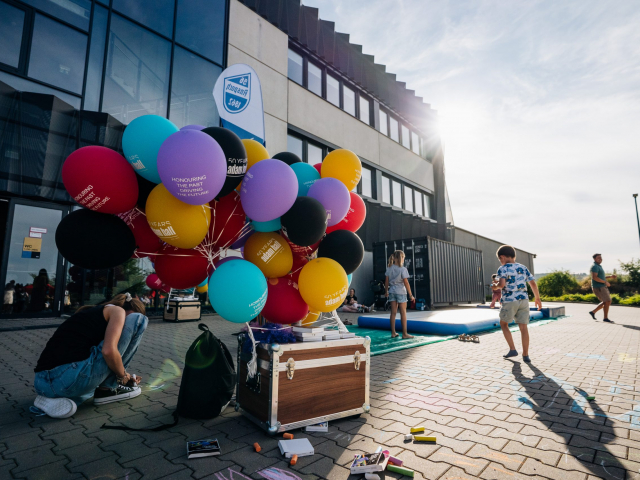 AdamHallGroup_50Years_Anniversary_Summerparty